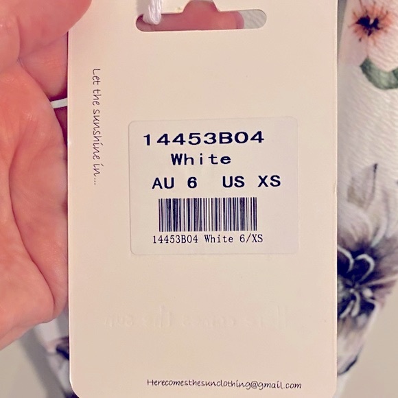 Size 6 NWT WIDE STRAP FLOUNCE FLORAL WHITE DRESS - Picture 9 of 11